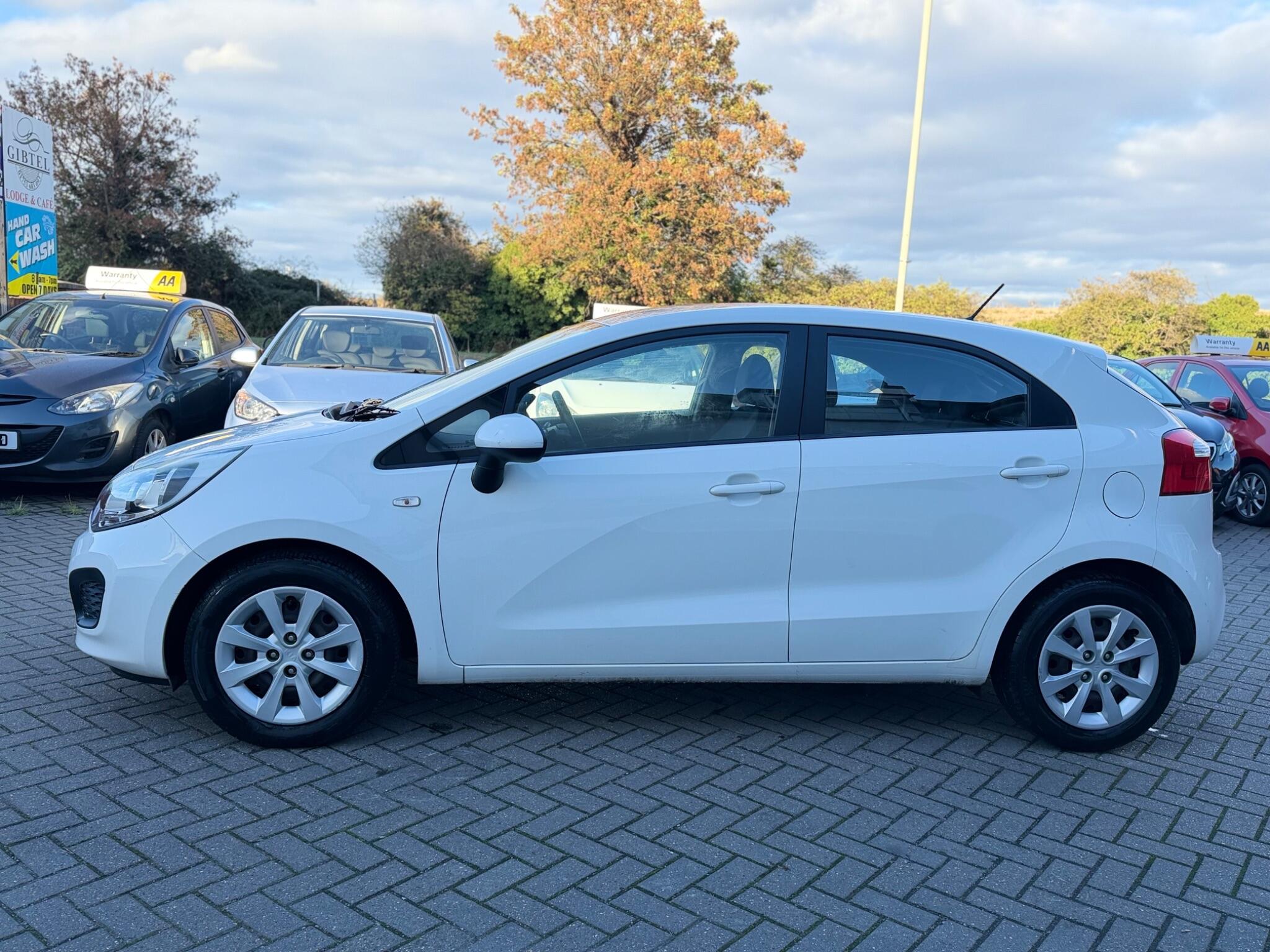Kia Rio view 4