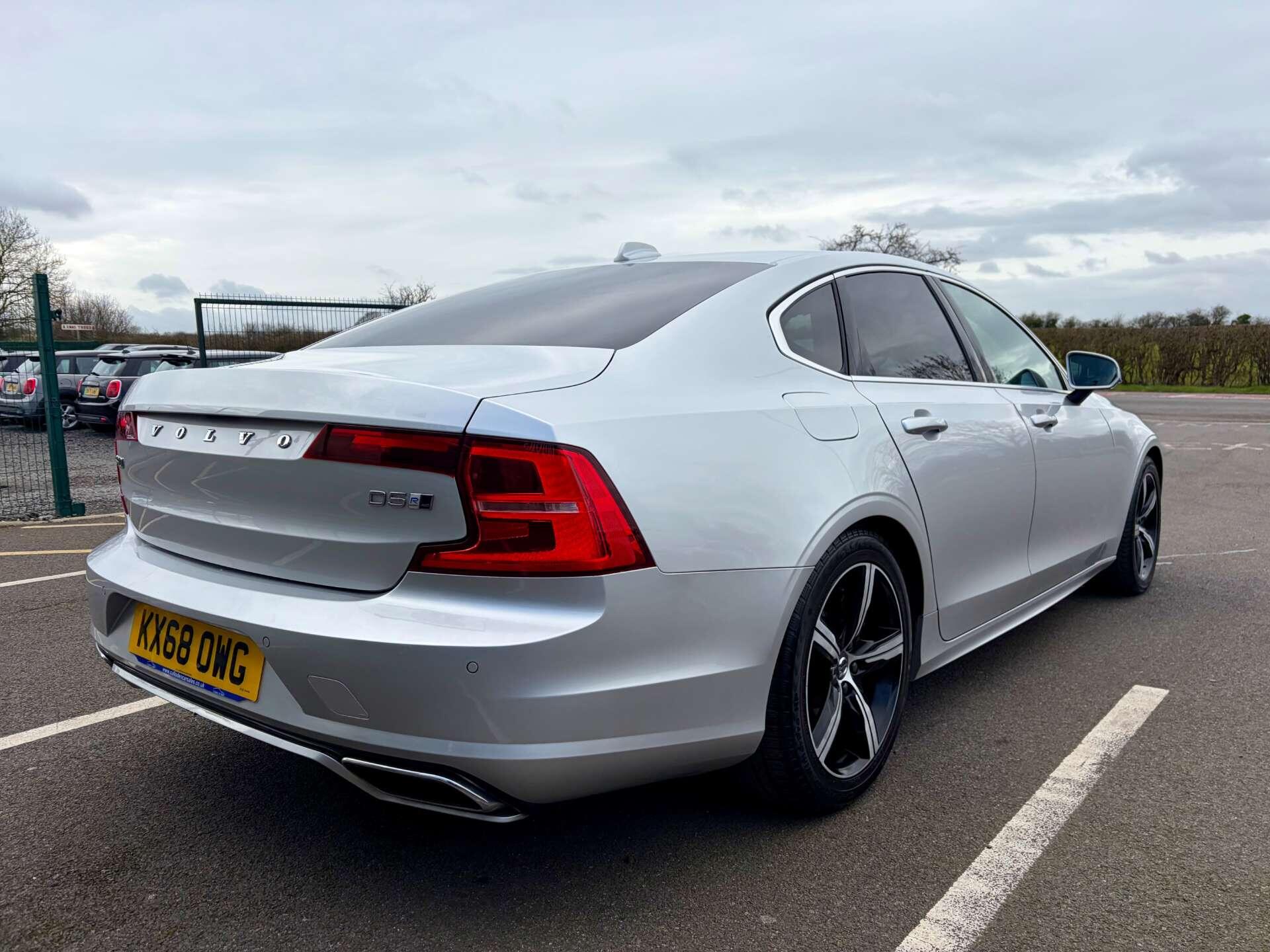 Volvo S90 view 8