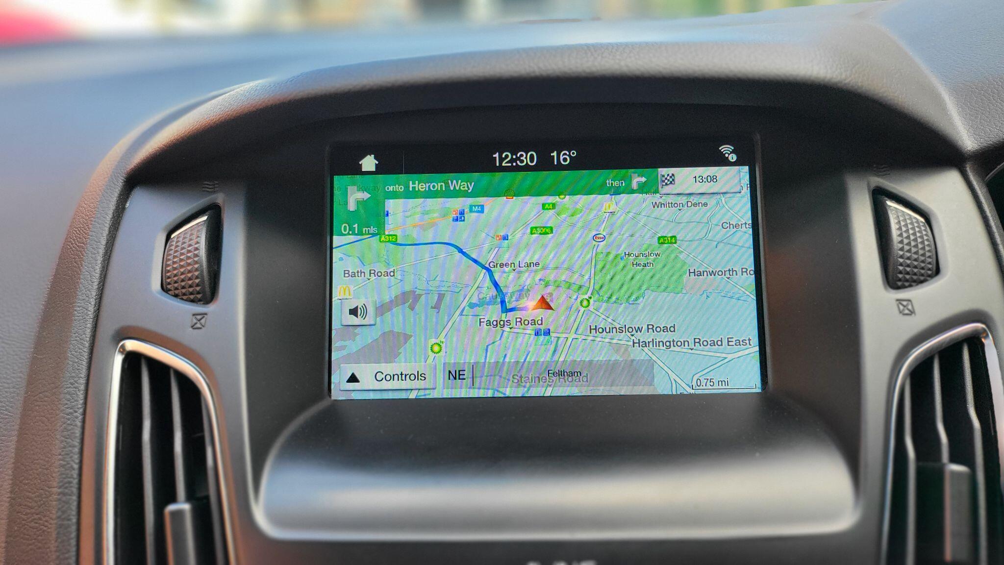 Ford Focus view 21