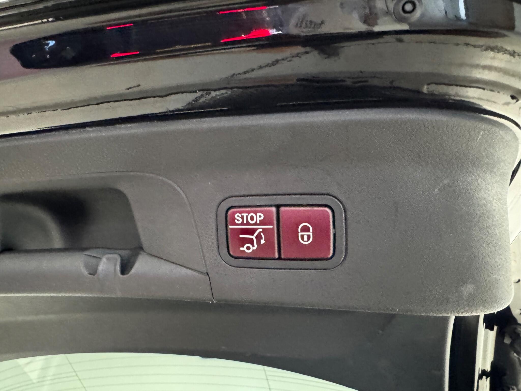 Mercedes-Benz GLC view 17