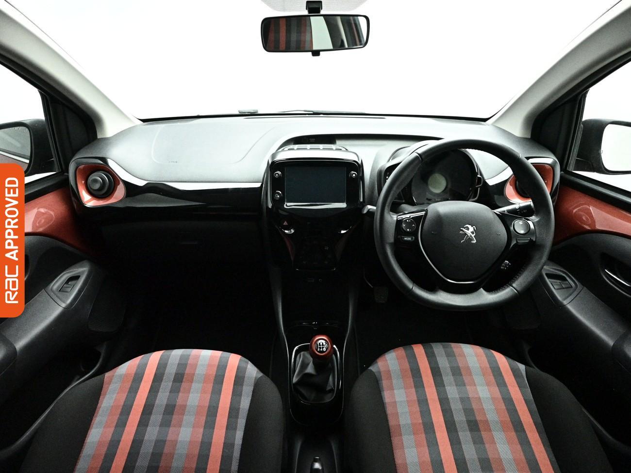 Peugeot 108 view 2