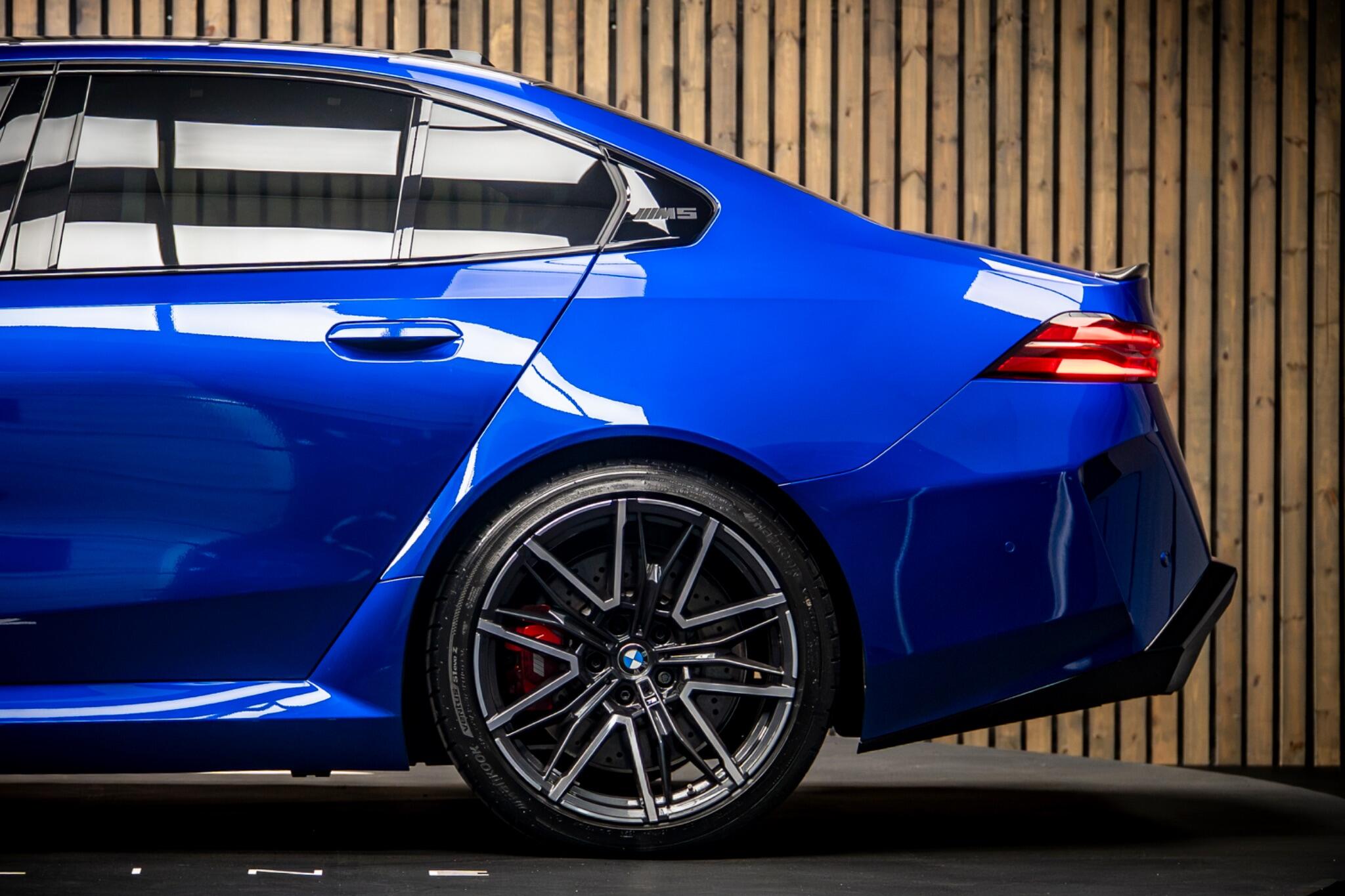 BMW M5 view 18