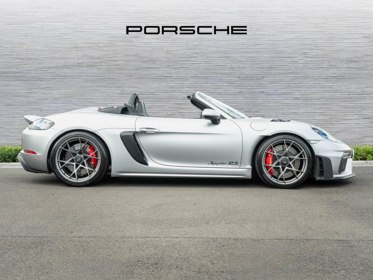 Porsche 718 Spyder view 2
