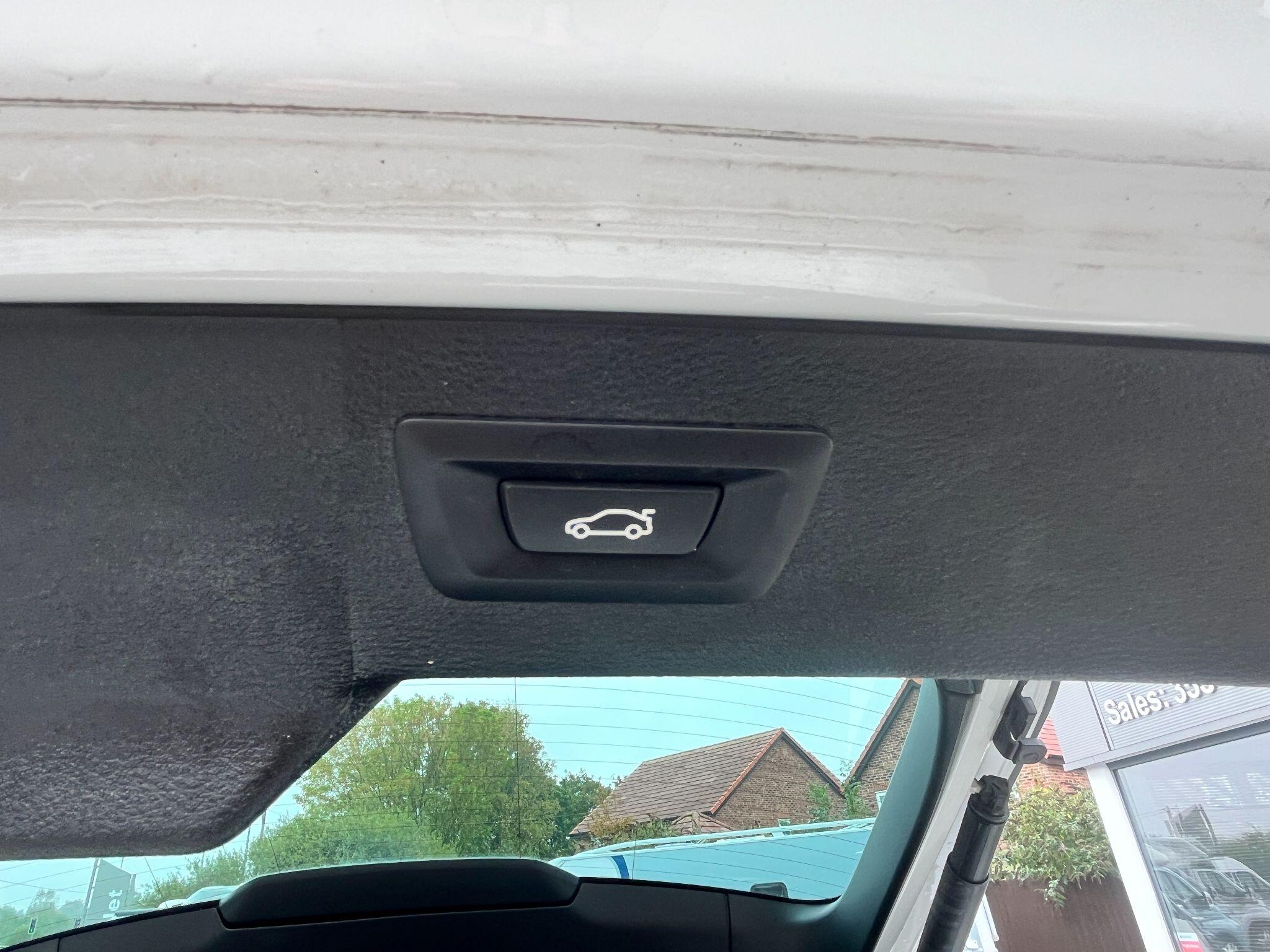 BMW X6 view 30