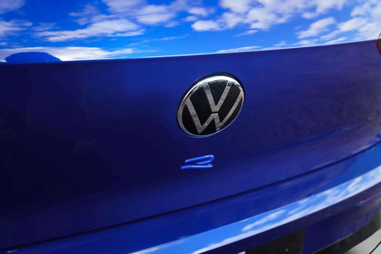 Volkswagen Golf view 13