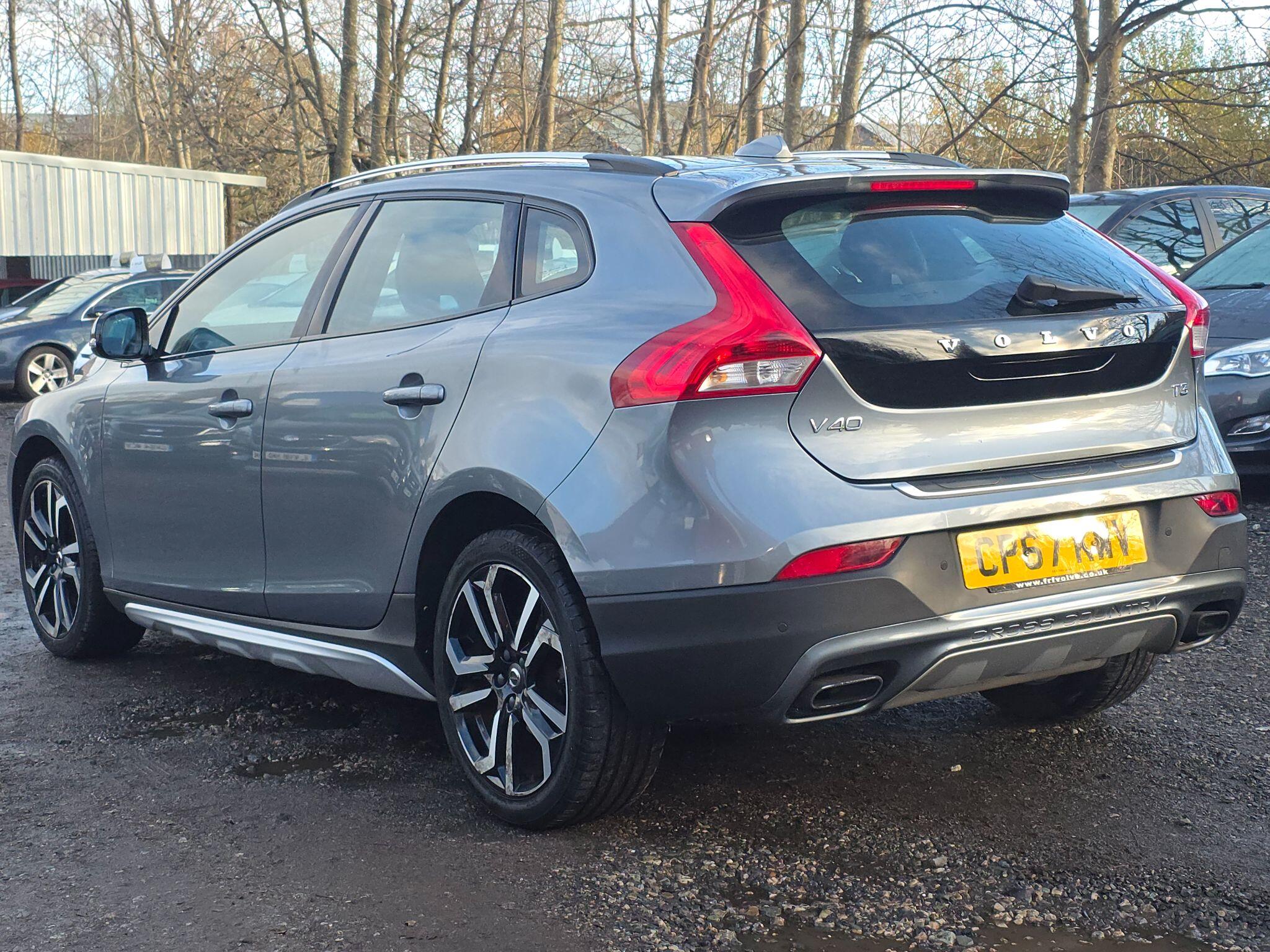 2017 Volvo V40 Cross Country 2.0 T3 Pro Euro 6 (s/s) 5dr • 44,733 miles image 6