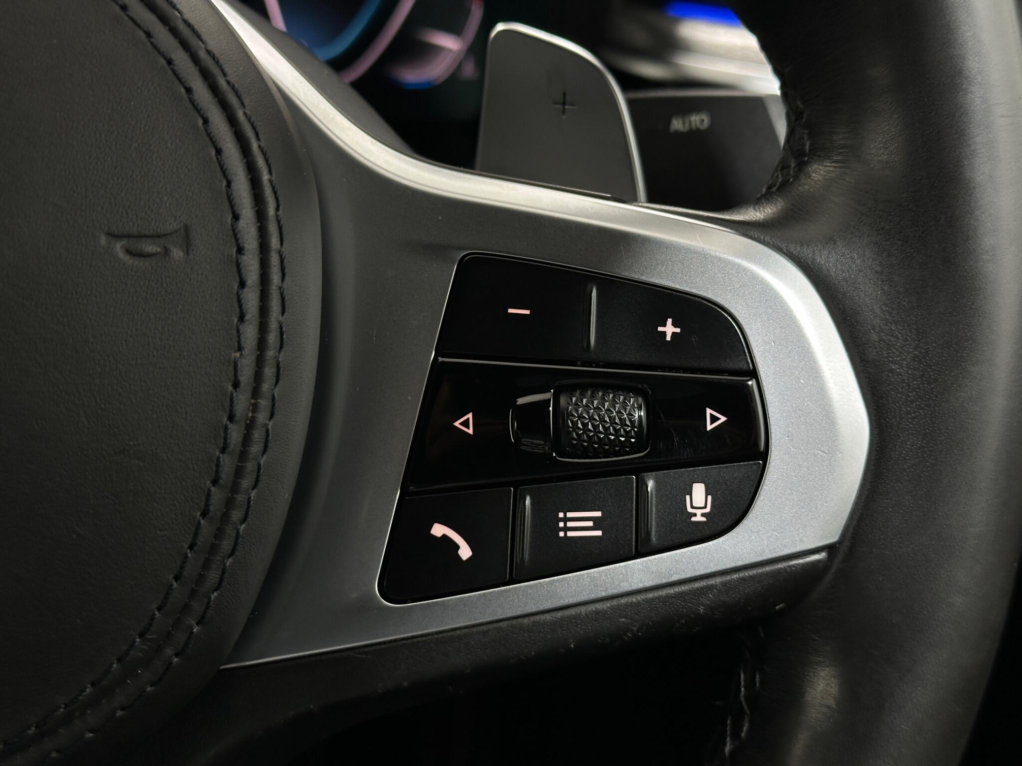 BMW 5 Series view 16