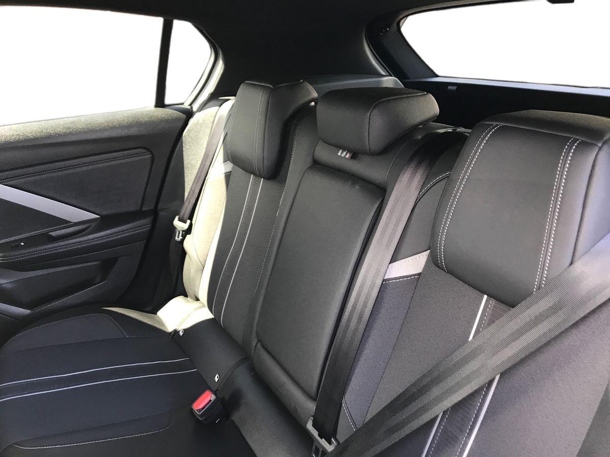 Vauxhall Astra view 7