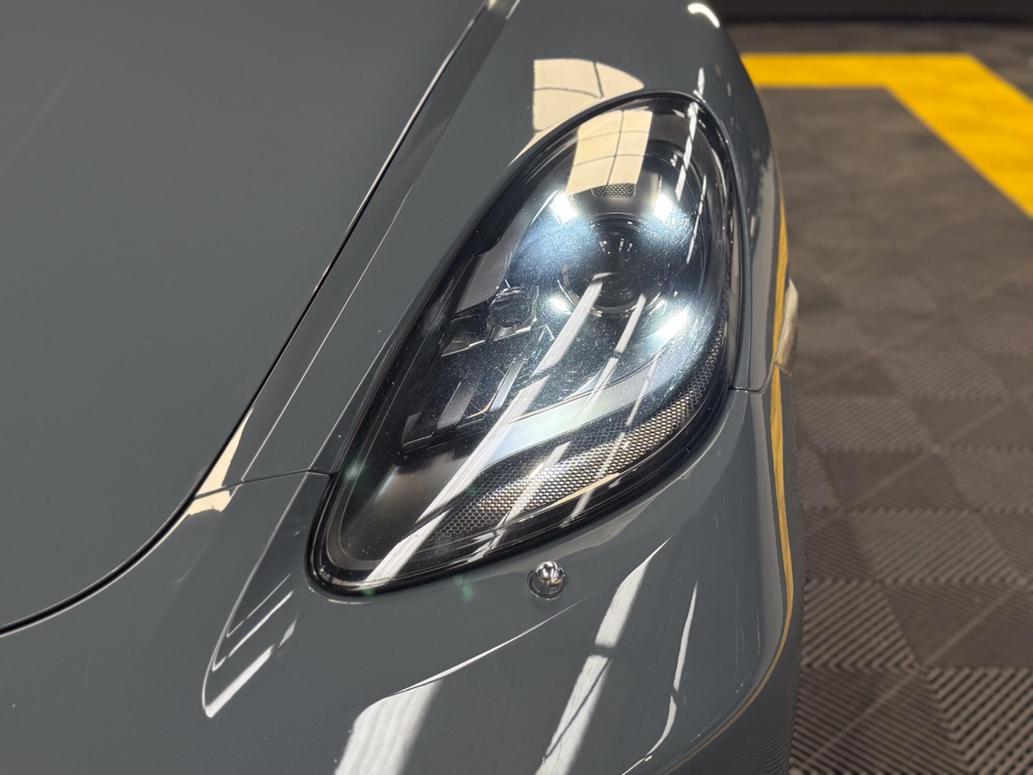 Porsche Cayman view 10