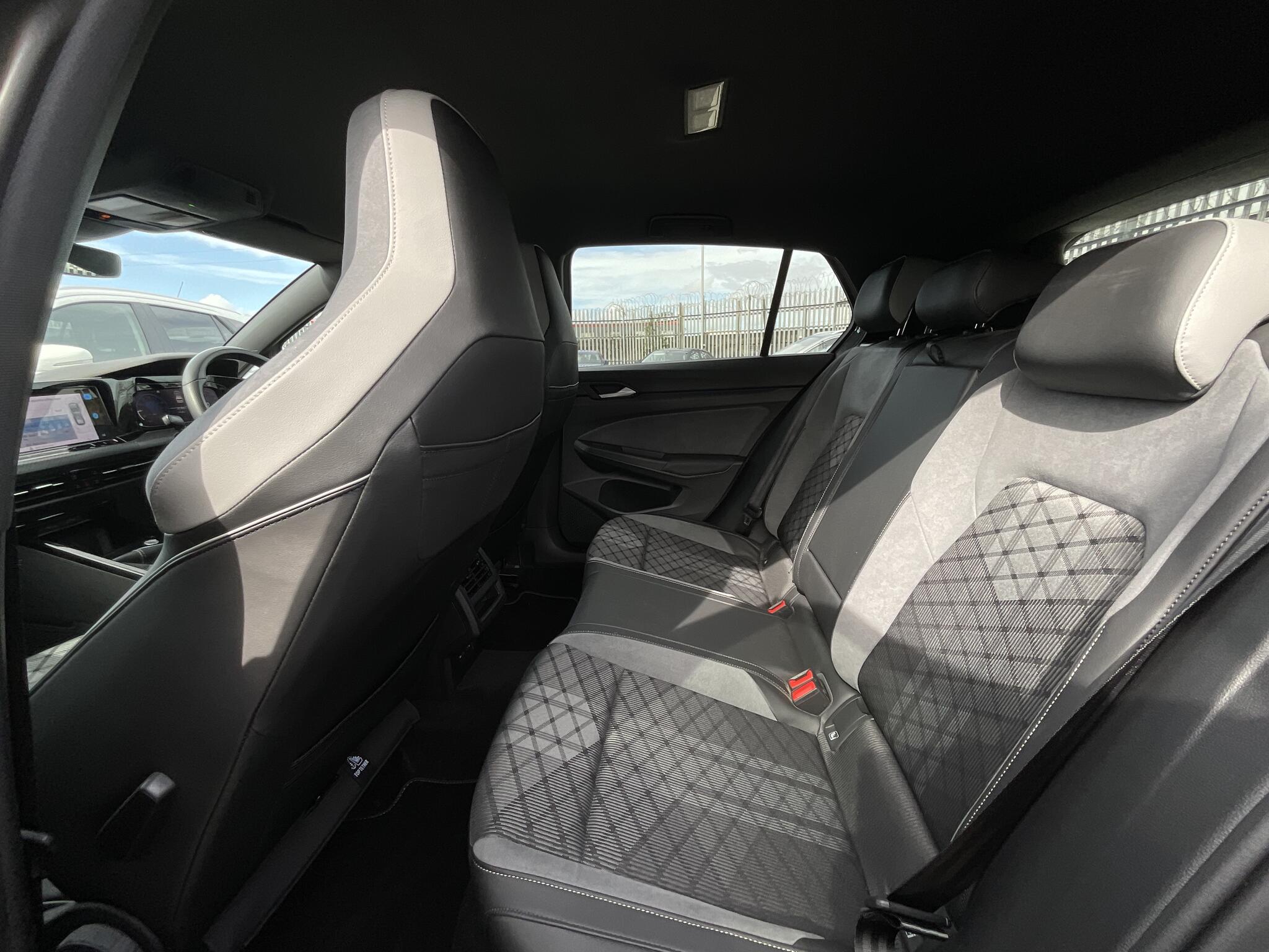Volkswagen Golf view 15