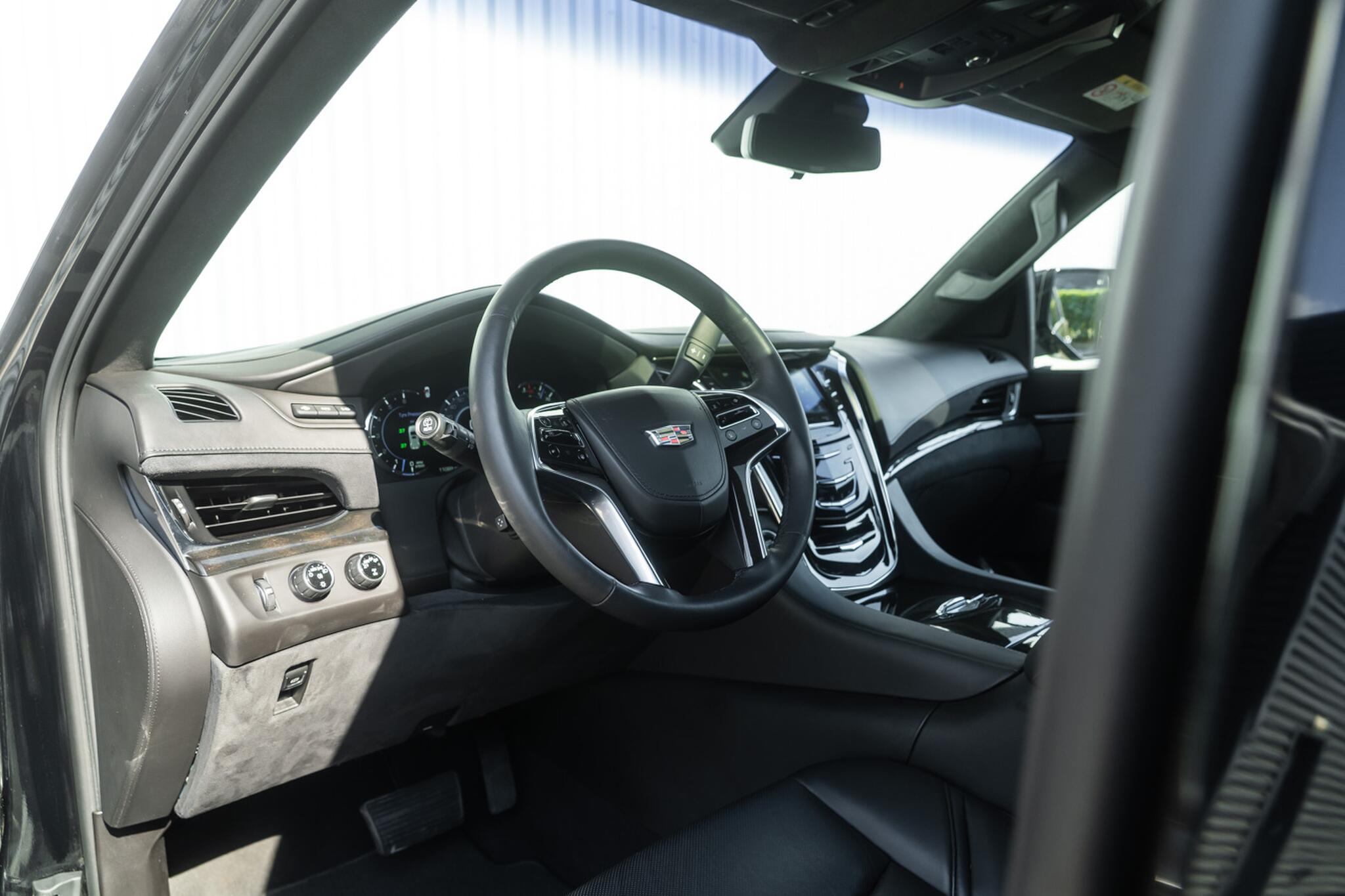 Cadillac Escalade view 25