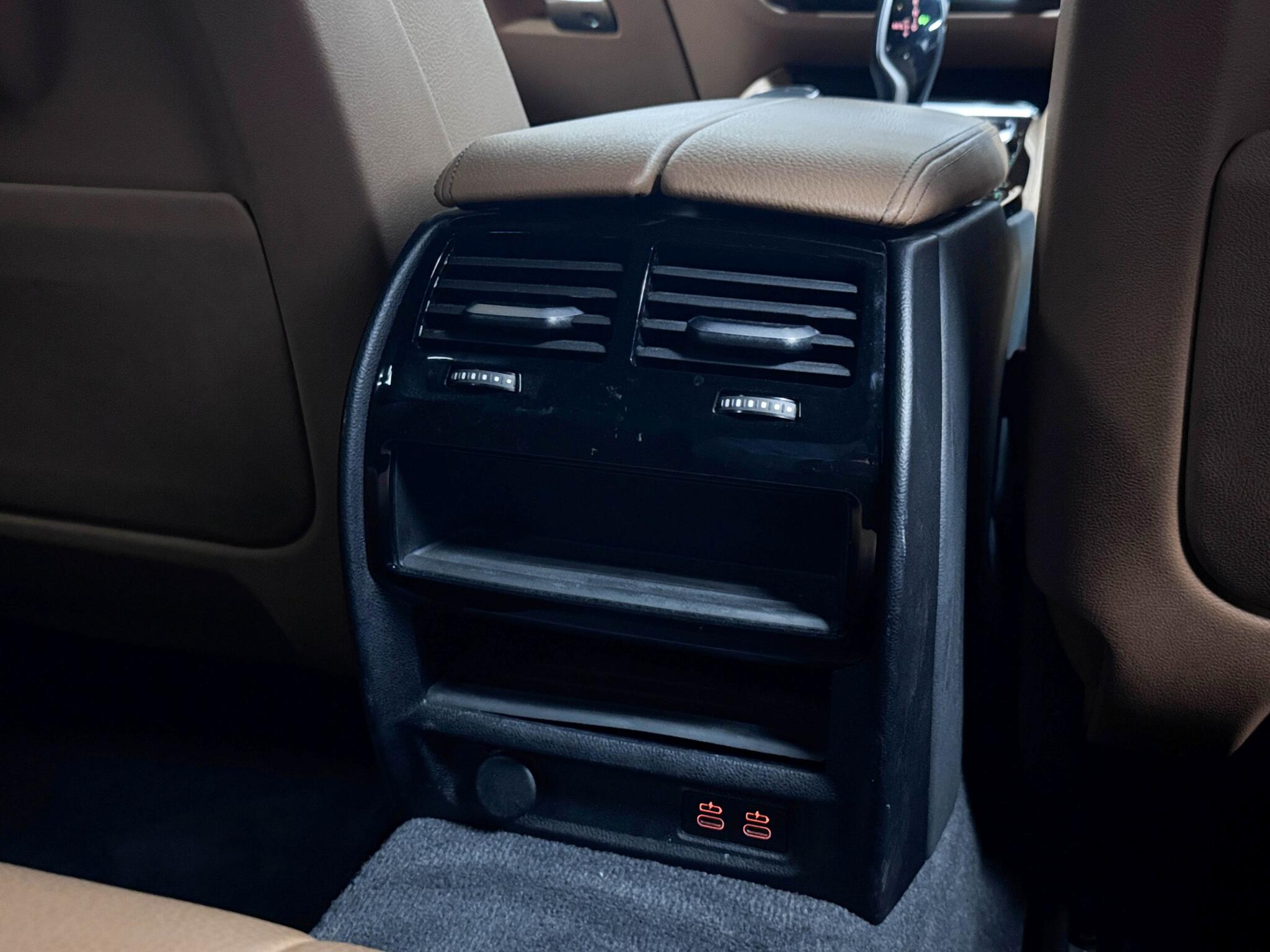 BMW 5 Series view 13