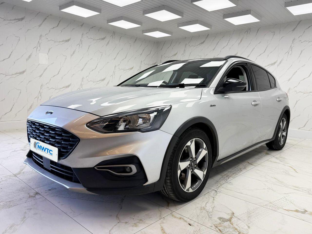 Ford Focus view 8