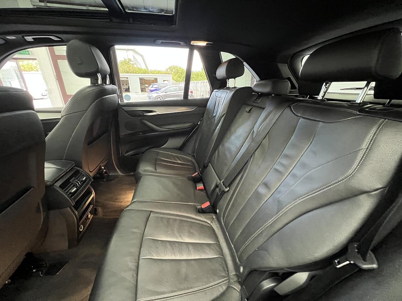 BMW X5 view 23
