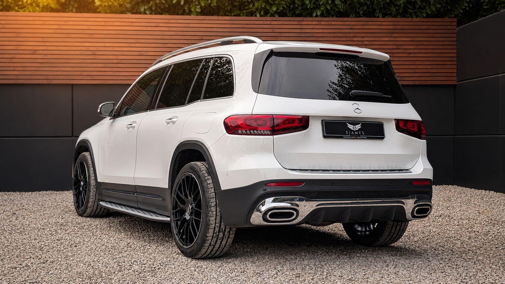 Mercedes-Benz GLB view 8