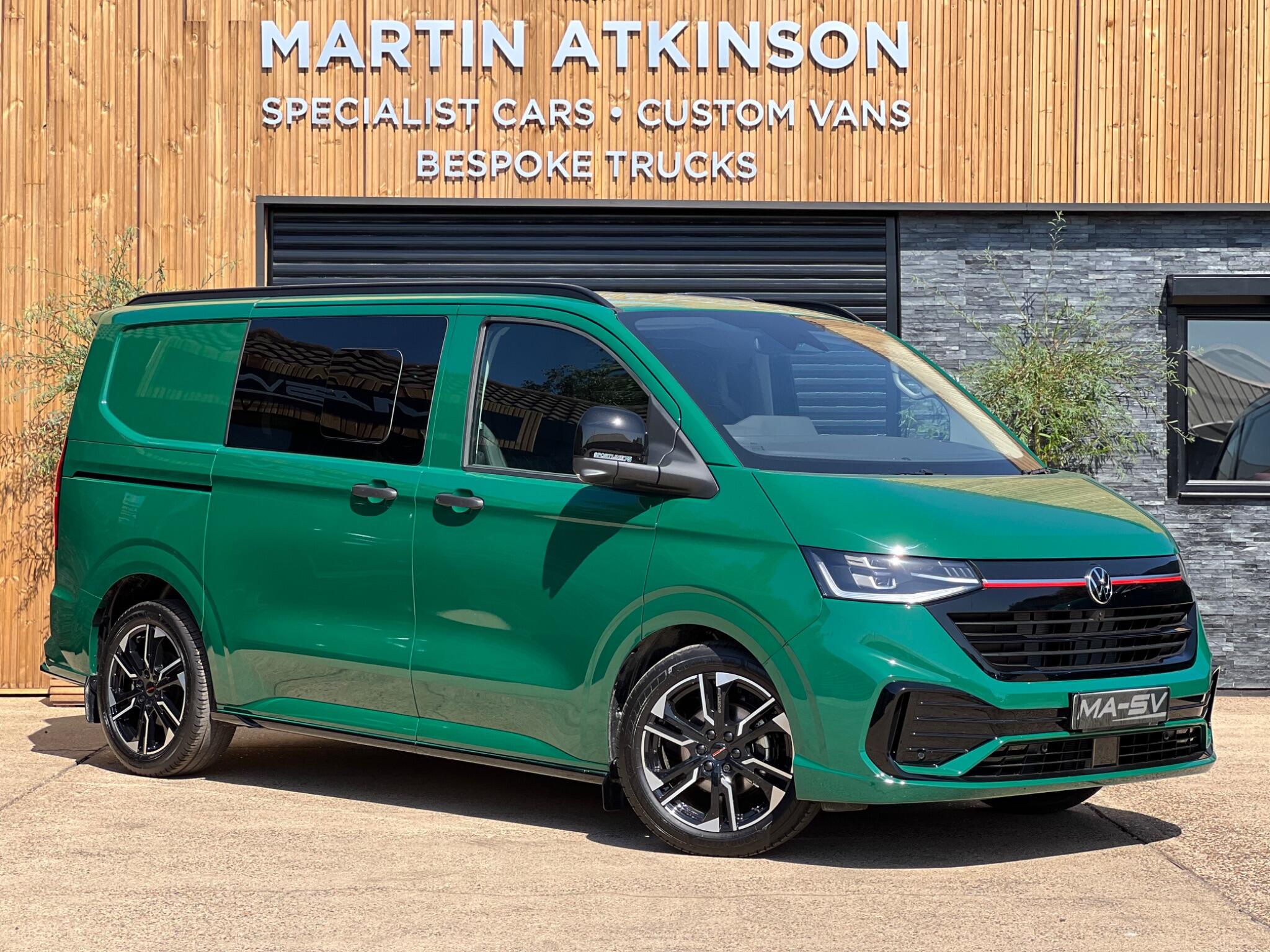Volkswagen Transporter view 12