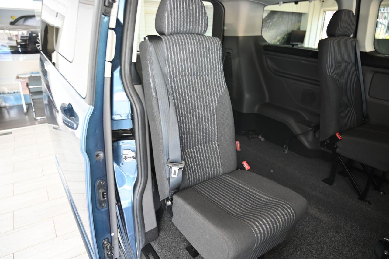 Ford Tourneo Custom view 17