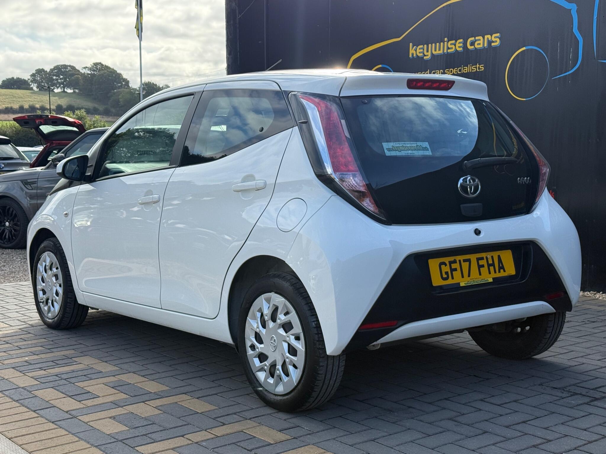 Toyota Aygo view 3