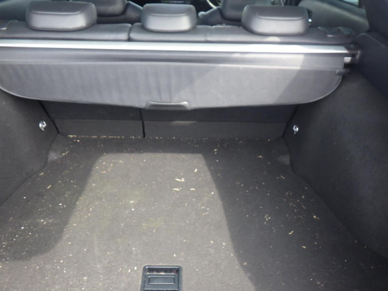 Toyota Prius view 9