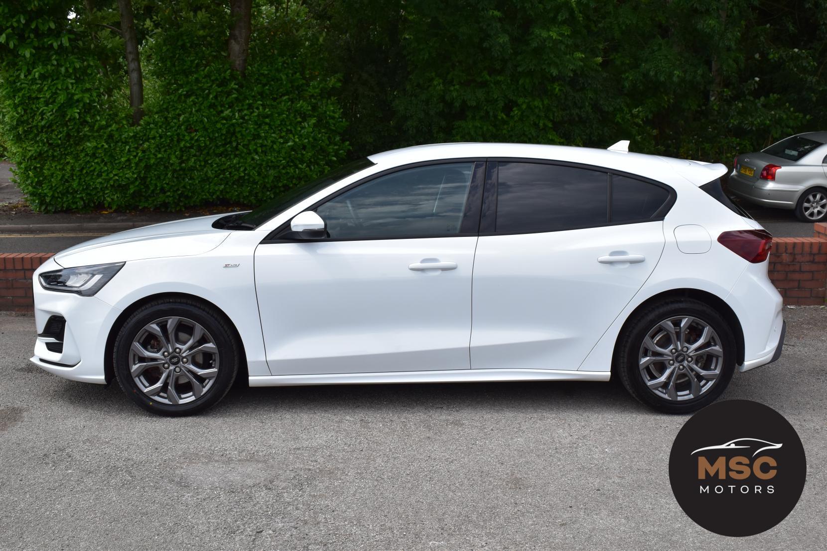 Ford Focus view 9