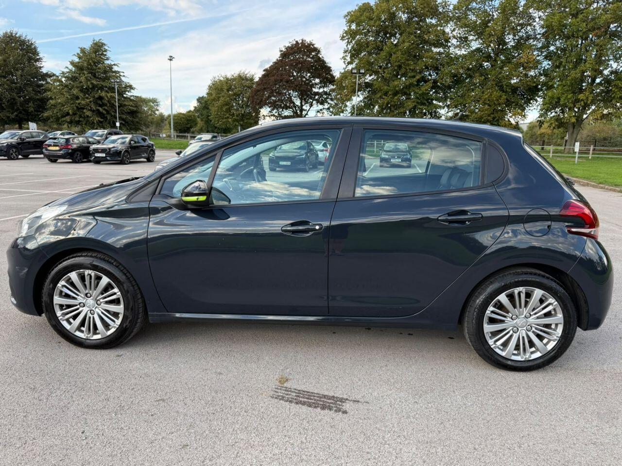Peugeot 208 view 25