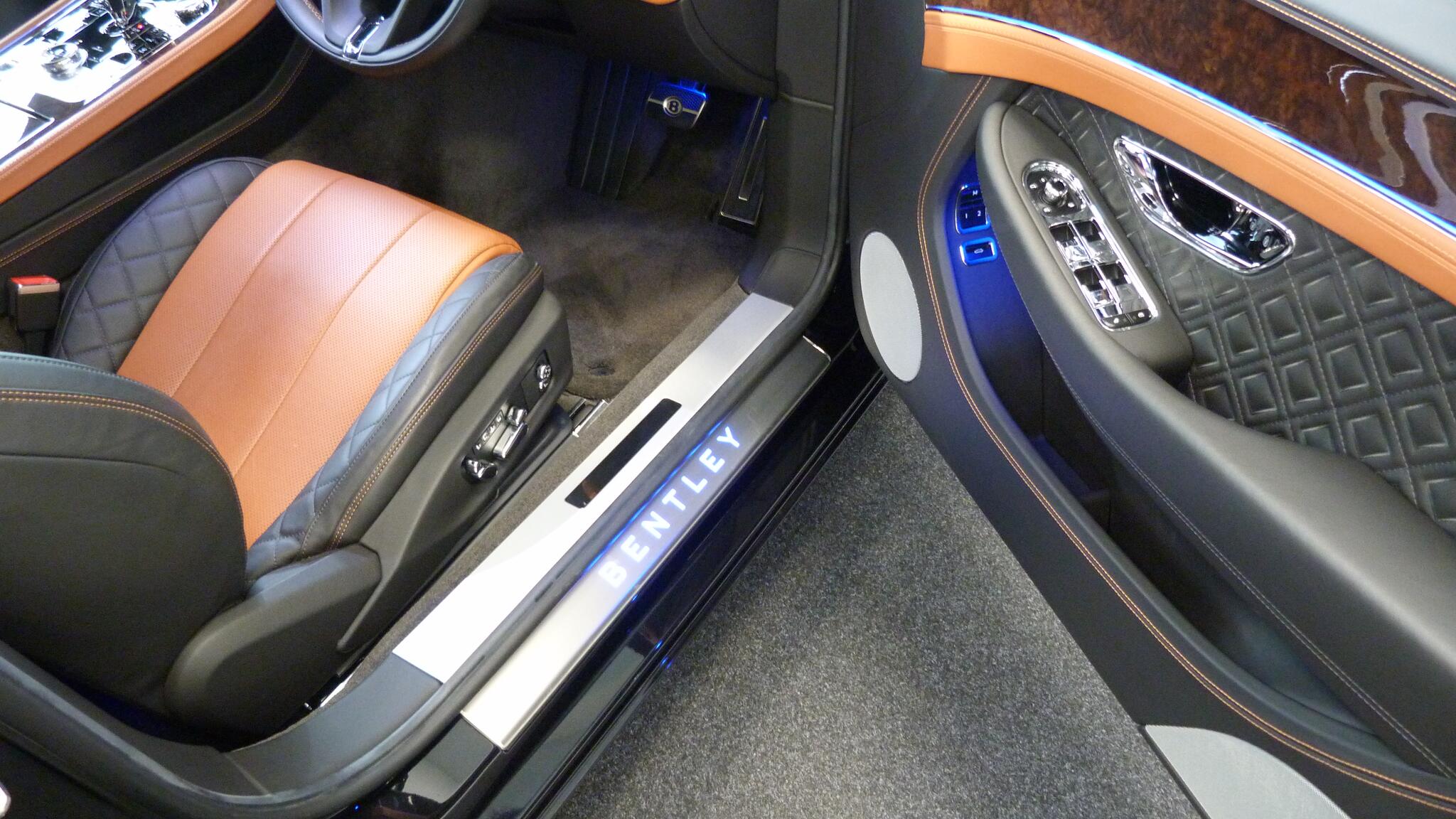Bentley Continental view 34