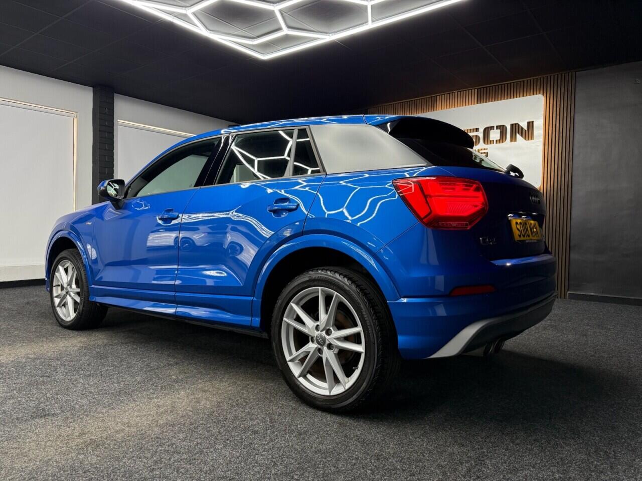 Audi Q2 view 5