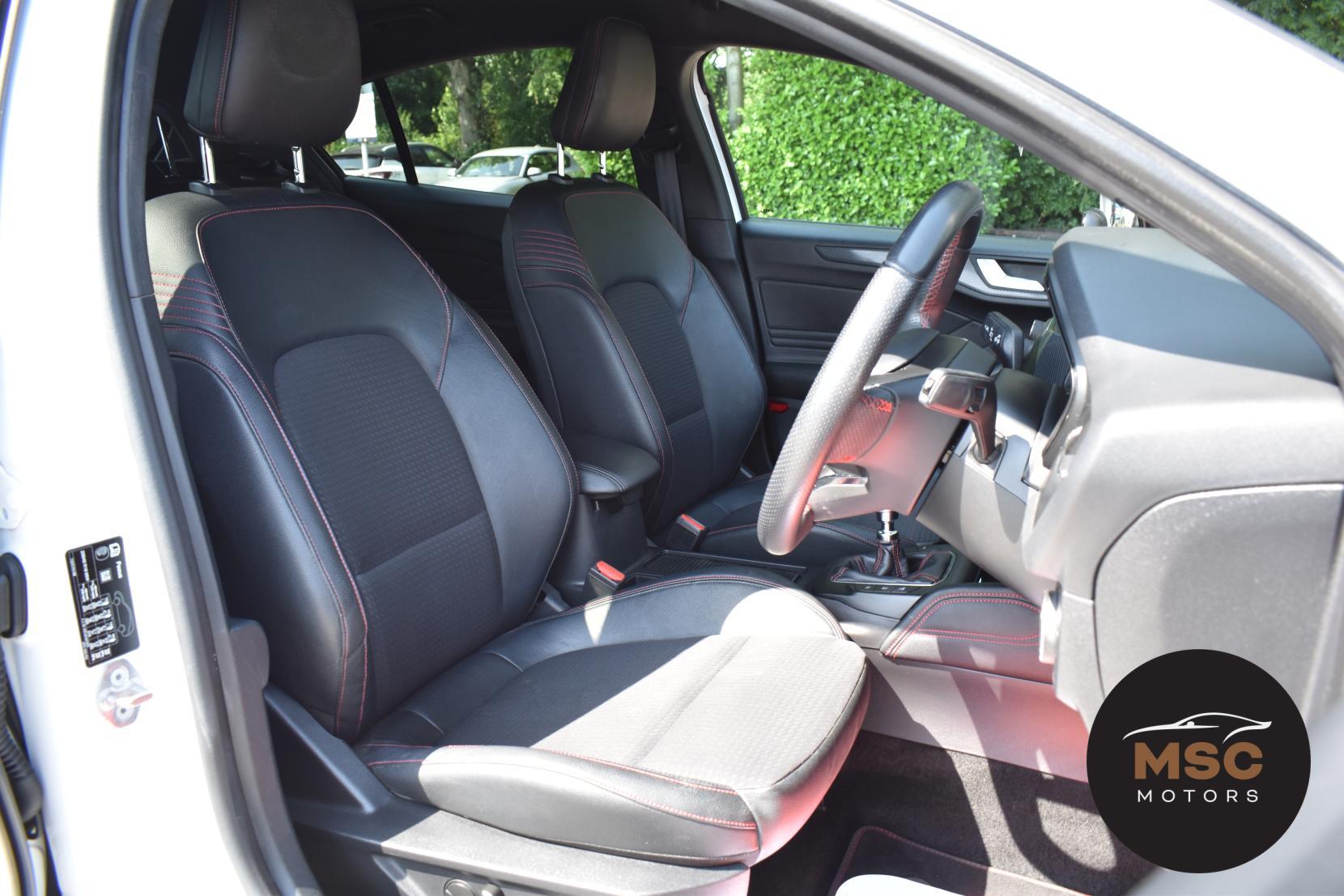 Ford Focus view 33