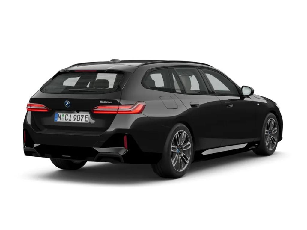BMW 5 Series view 3
