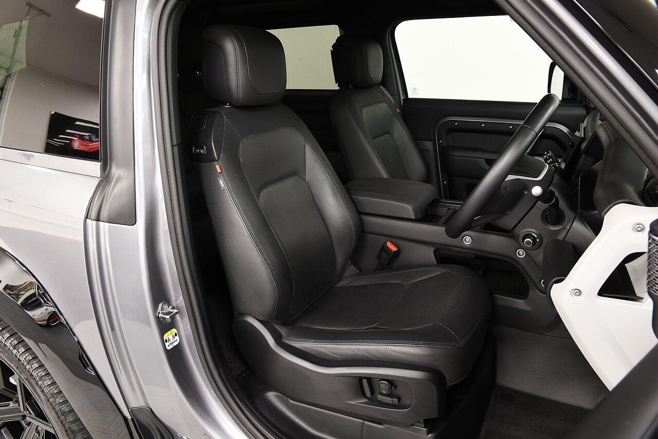 Land Rover Defender view 7