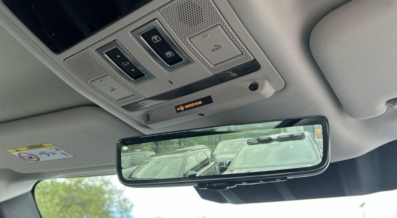 Land Rover Defender view 8