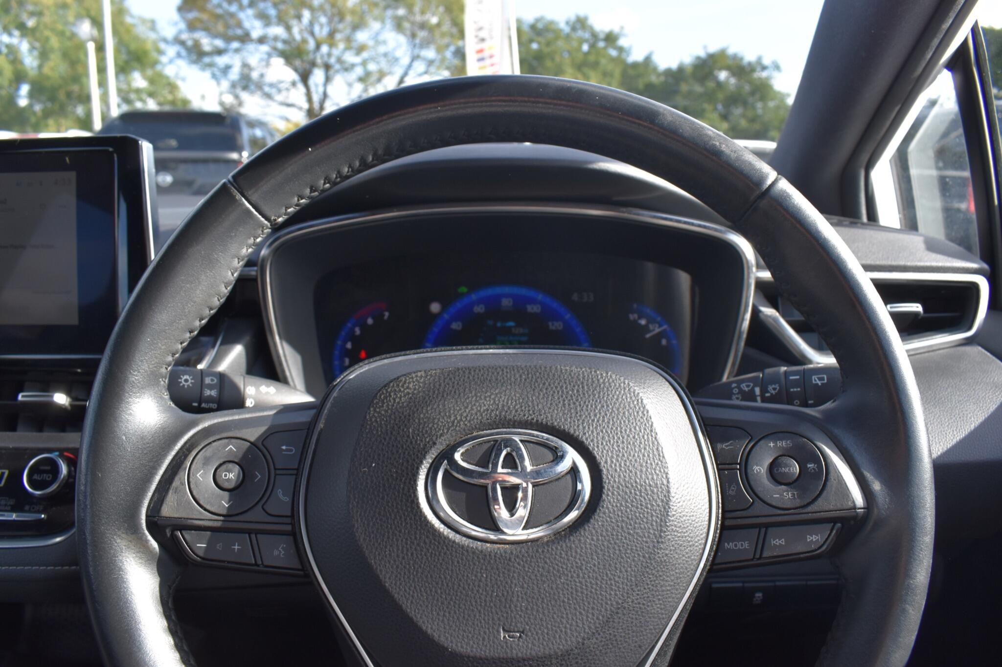 Corolla - 1.8 VVT-h Icon Tech Touring Sports CVT Euro 6 (s/s) 5dr - Image 10
