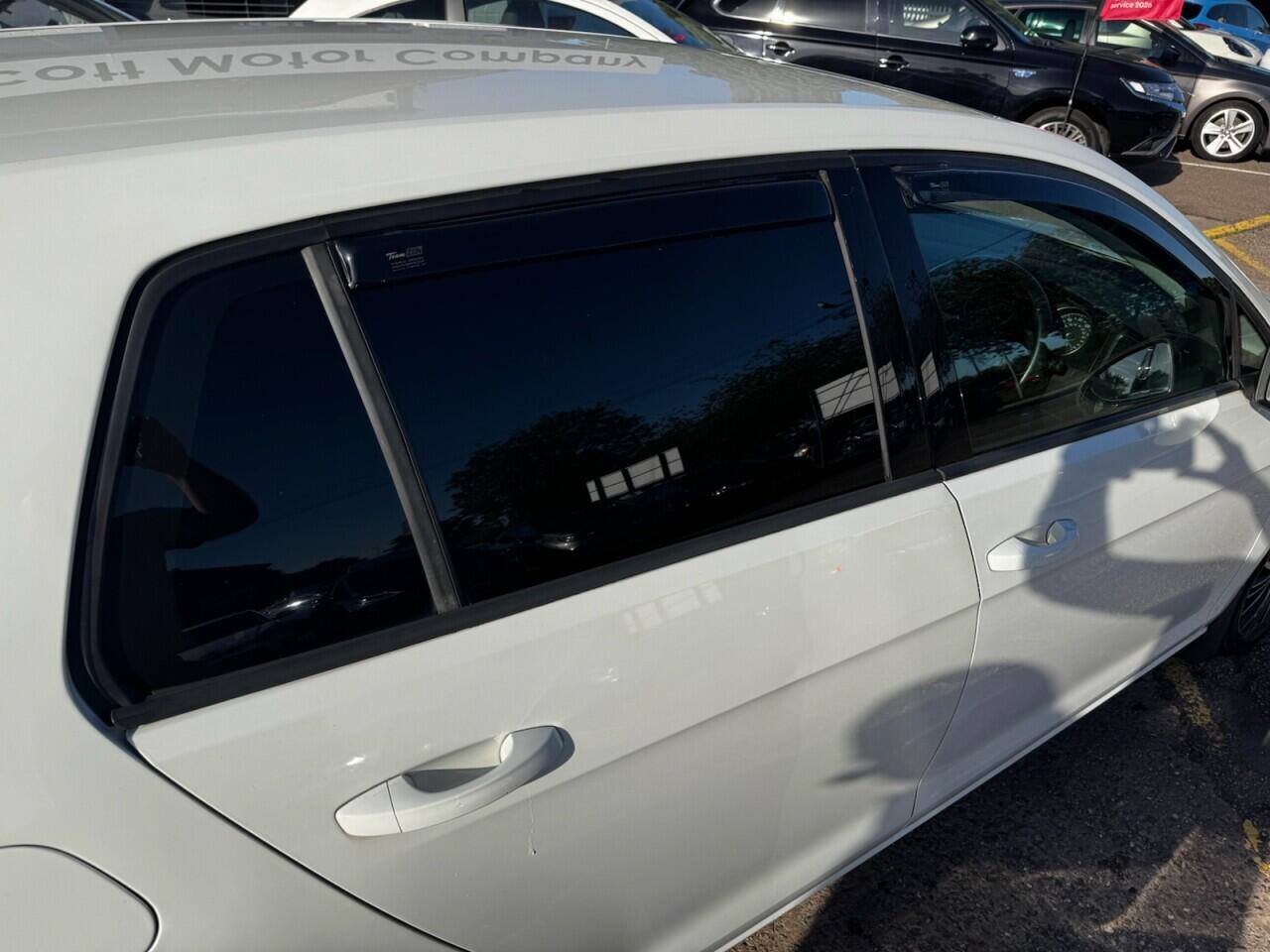 Volkswagen Golf view 19