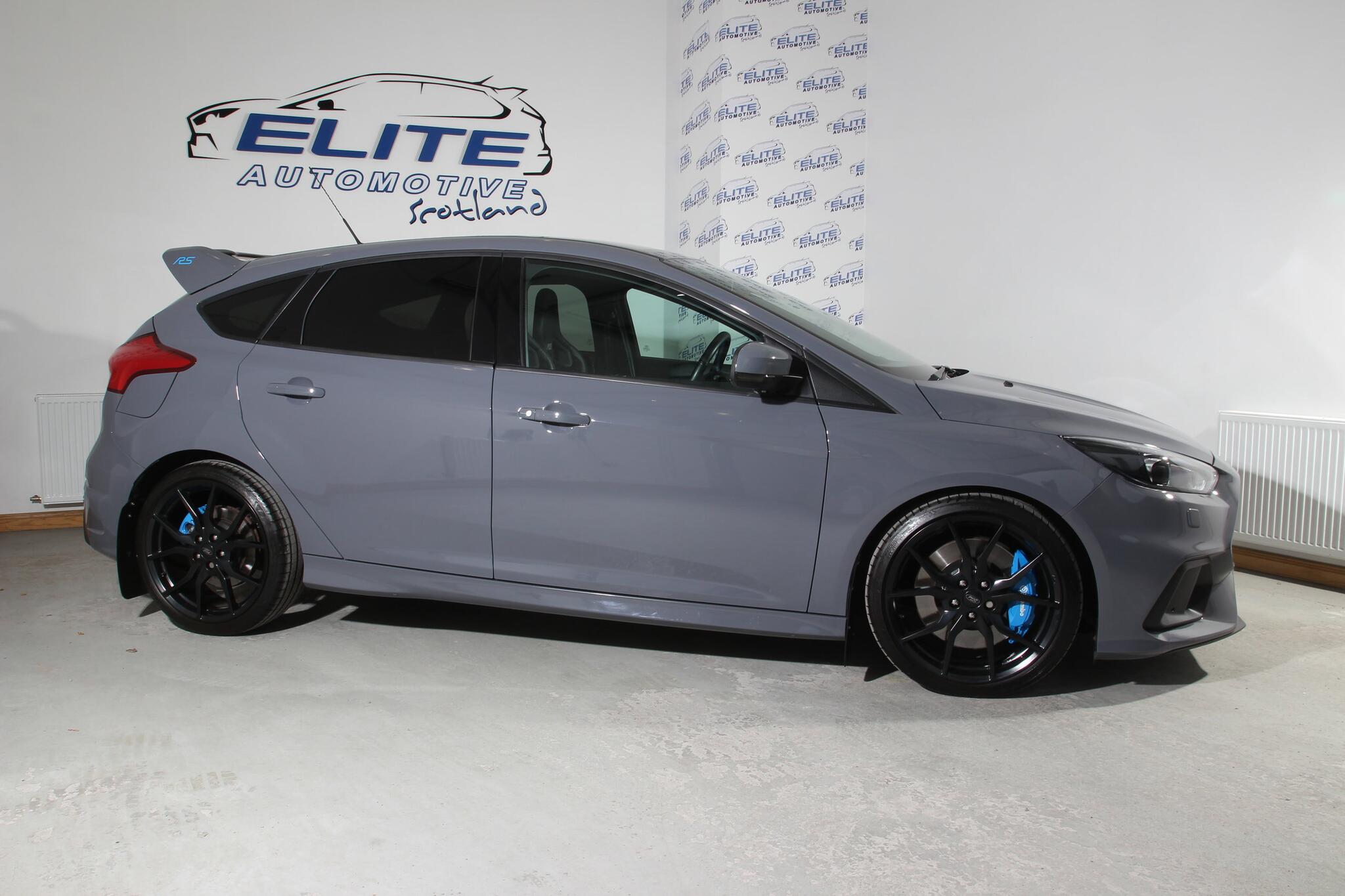 Ford Focus view 2