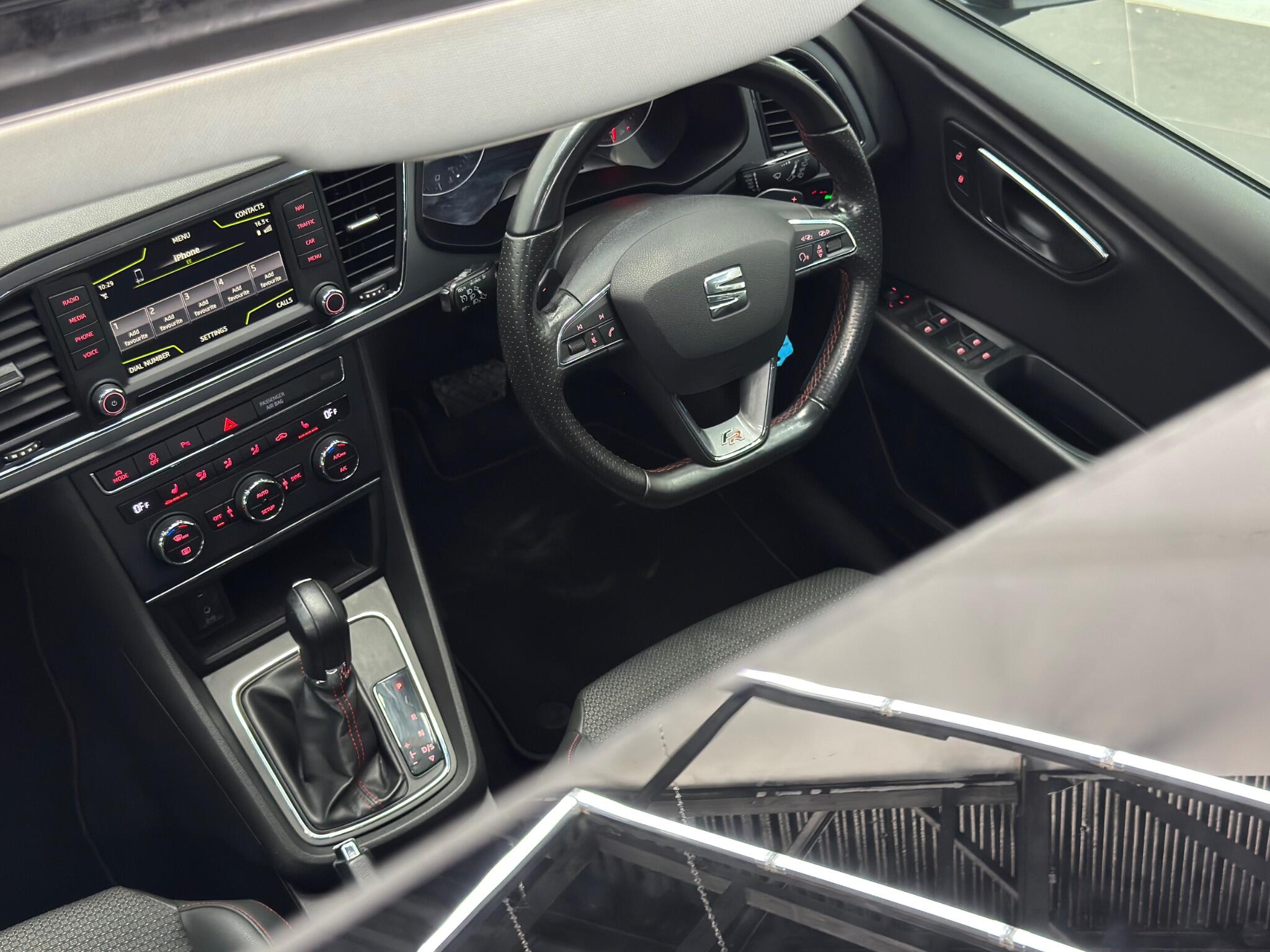 Seat Leon view 5