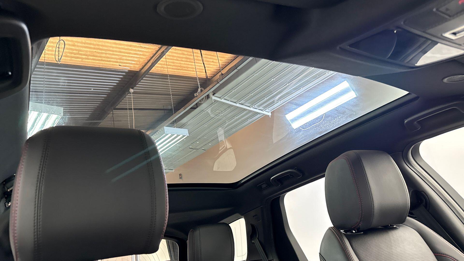 Land Rover Discovery Sport view 21