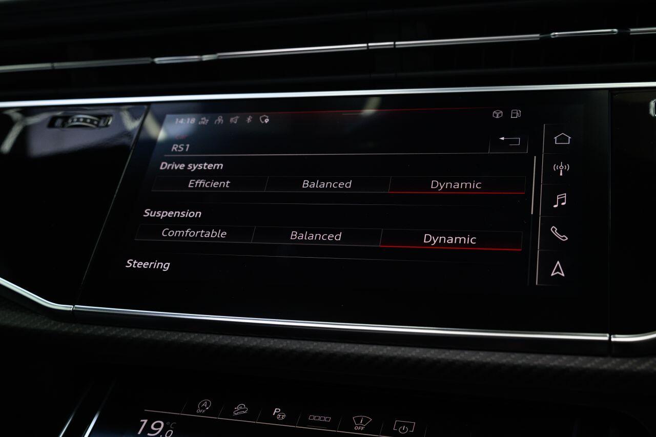Audi RS Q8 view 58