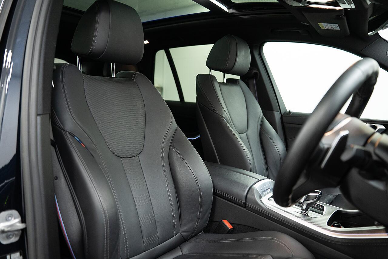 BMW X5 view 2