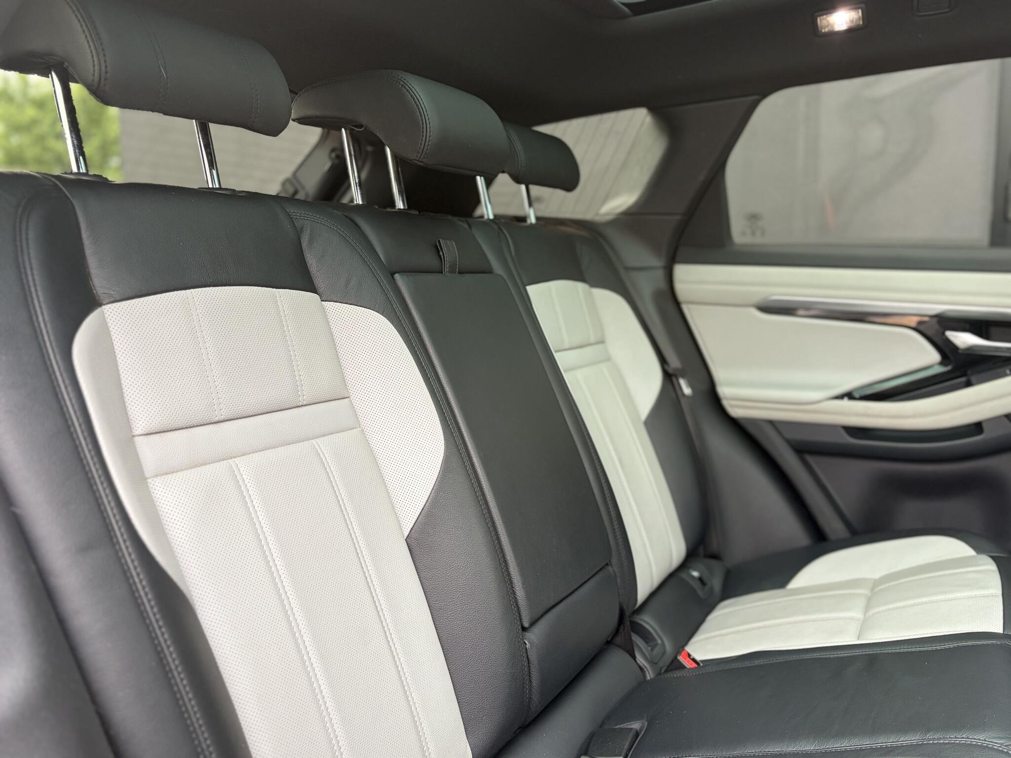 Land Rover Range Rover Evoque view 20