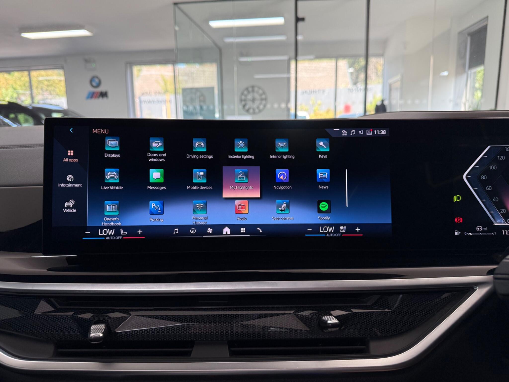 BMW X6 view 29