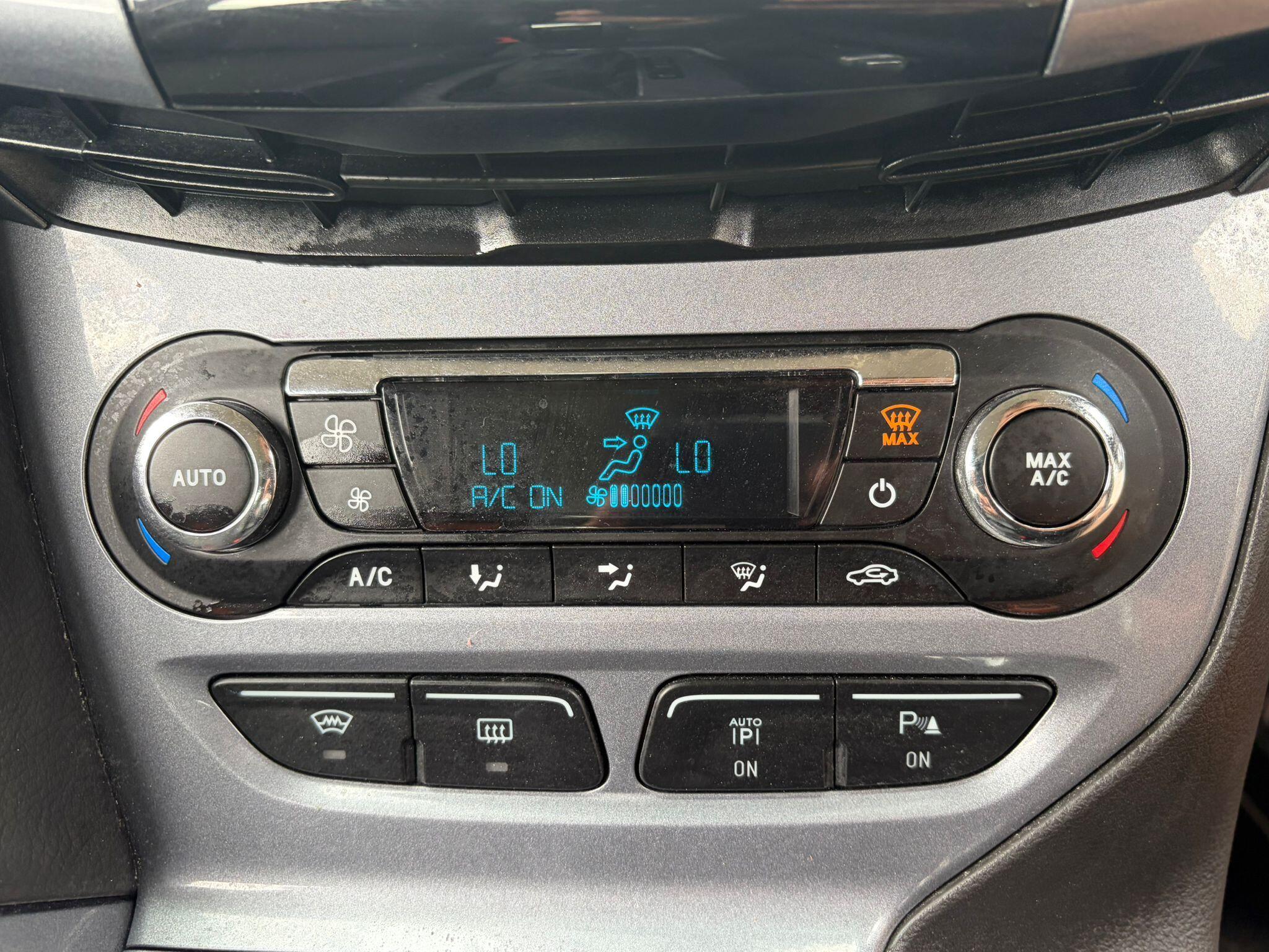 Ford Focus view 28