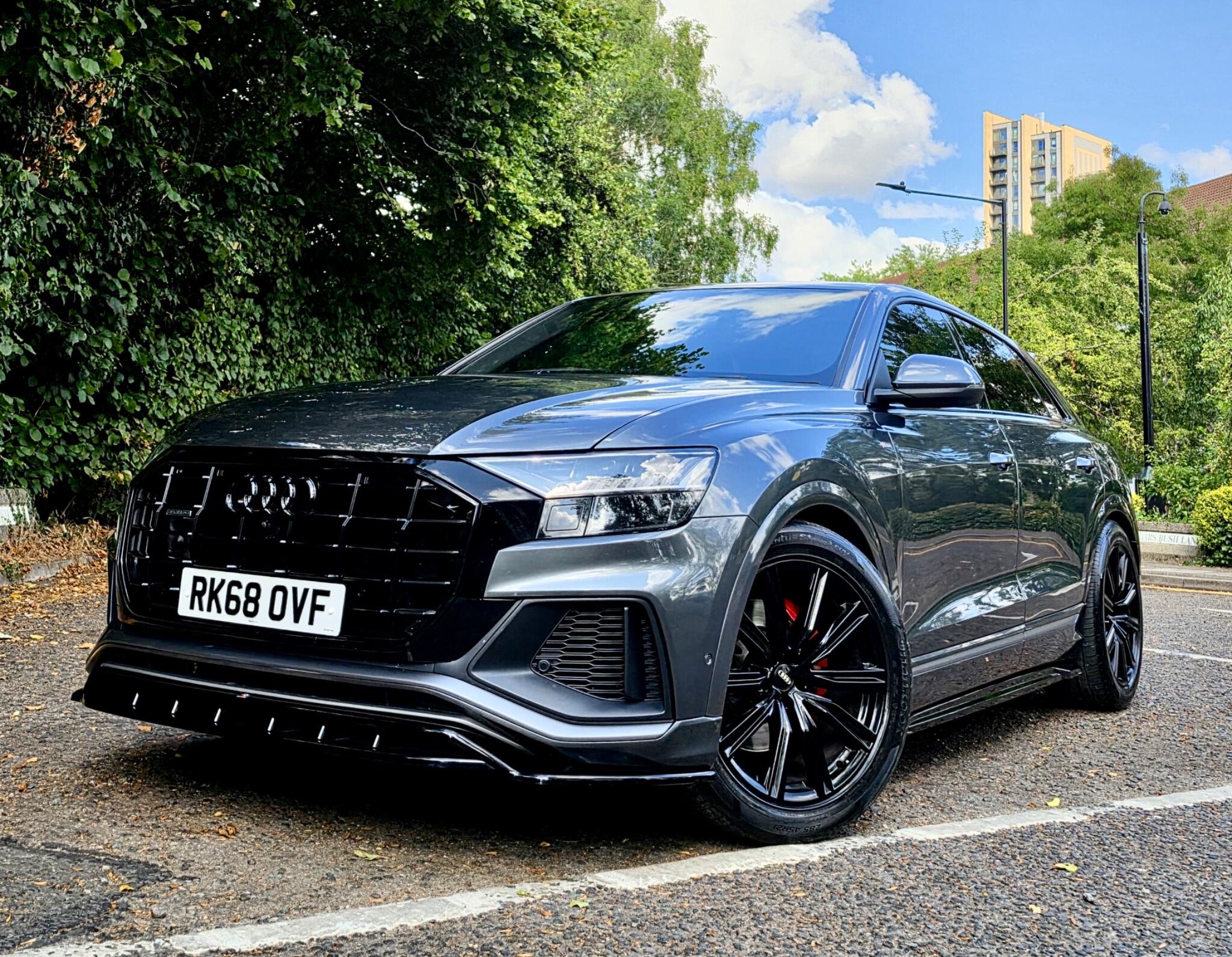 Audi Q8 view 18
