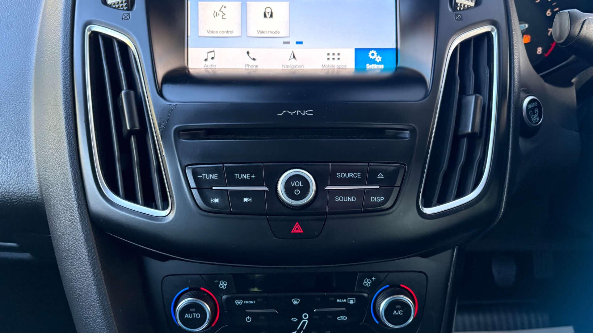Ford Focus view 31