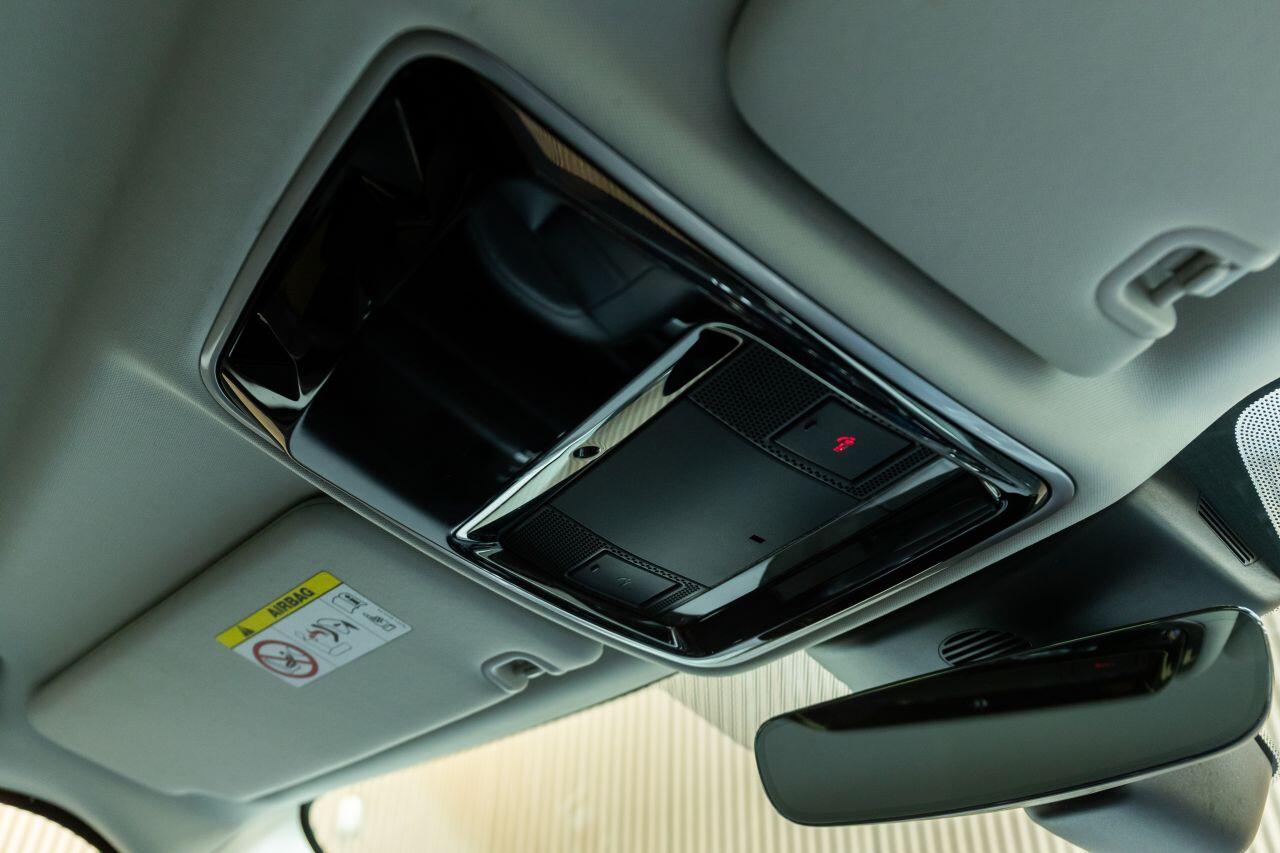 Land Rover Range Rover Sport view 43
