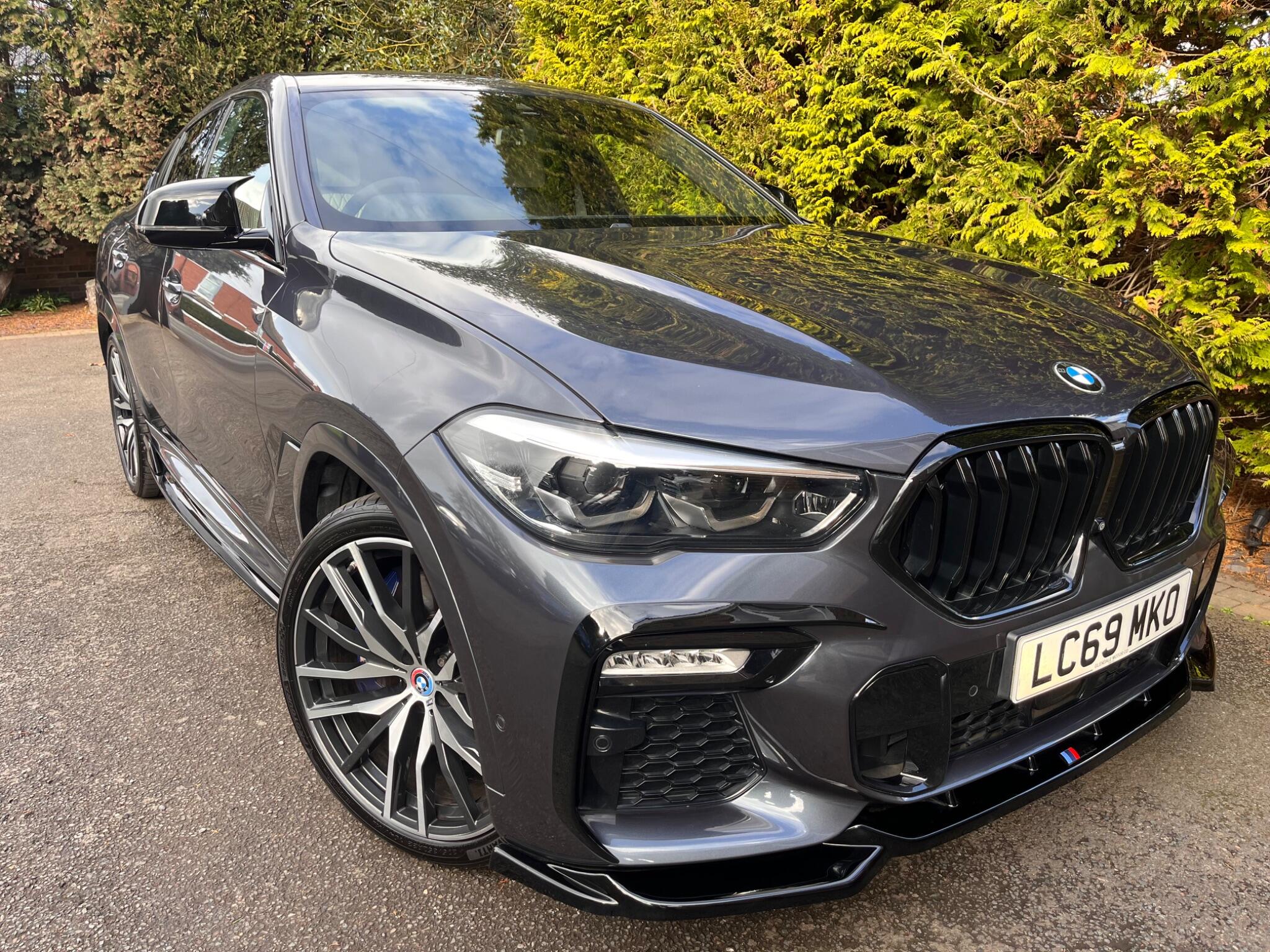 BMW X6 view 32