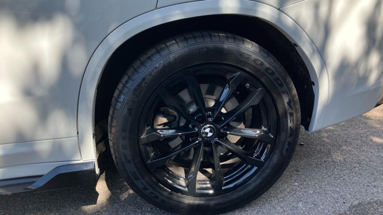 BMW X3 view 13