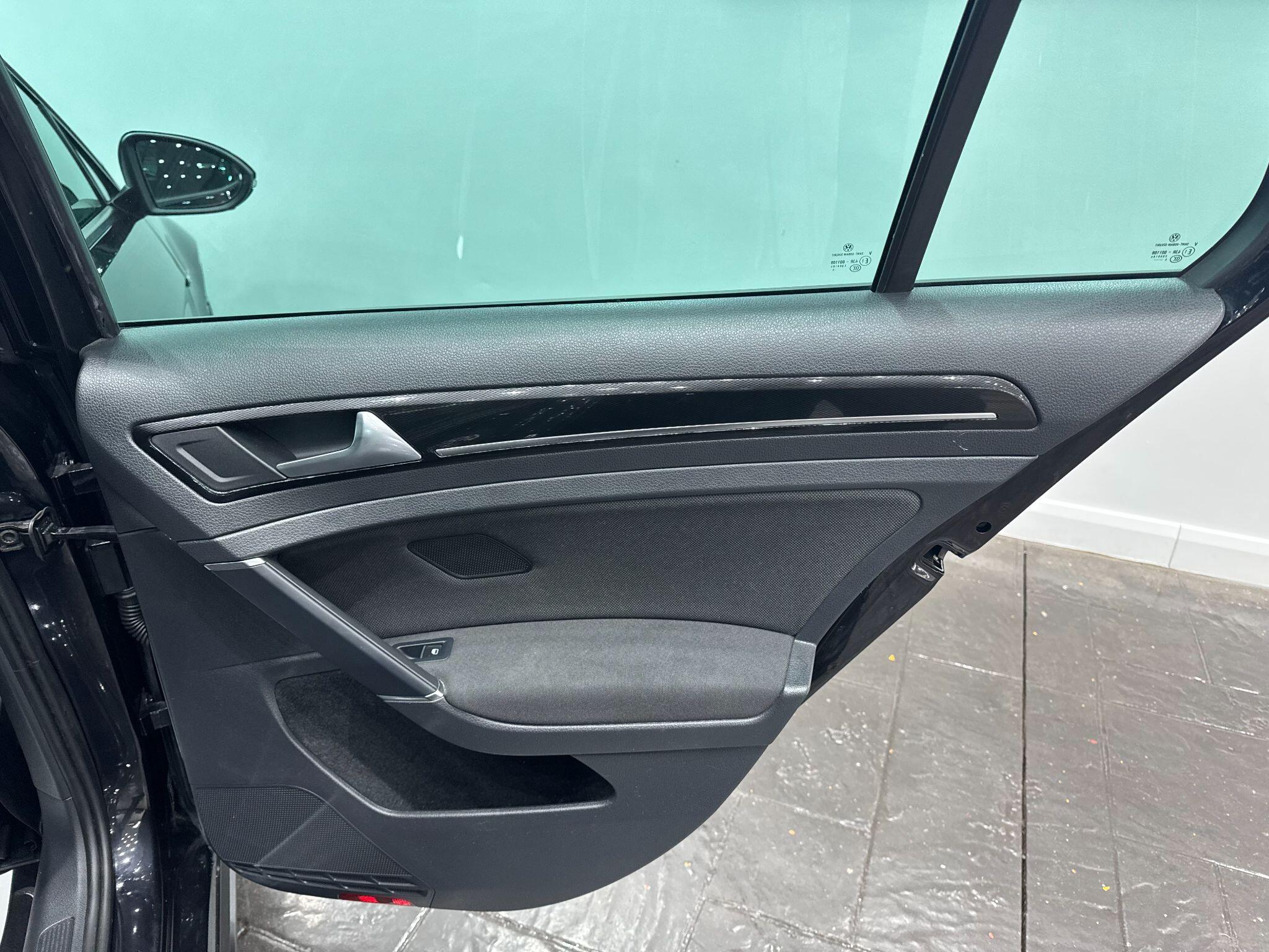 Volkswagen Golf view 41