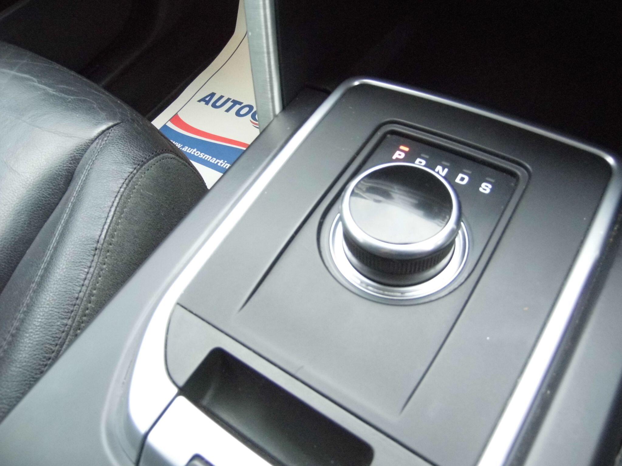 Land Rover Discovery Sport view 39