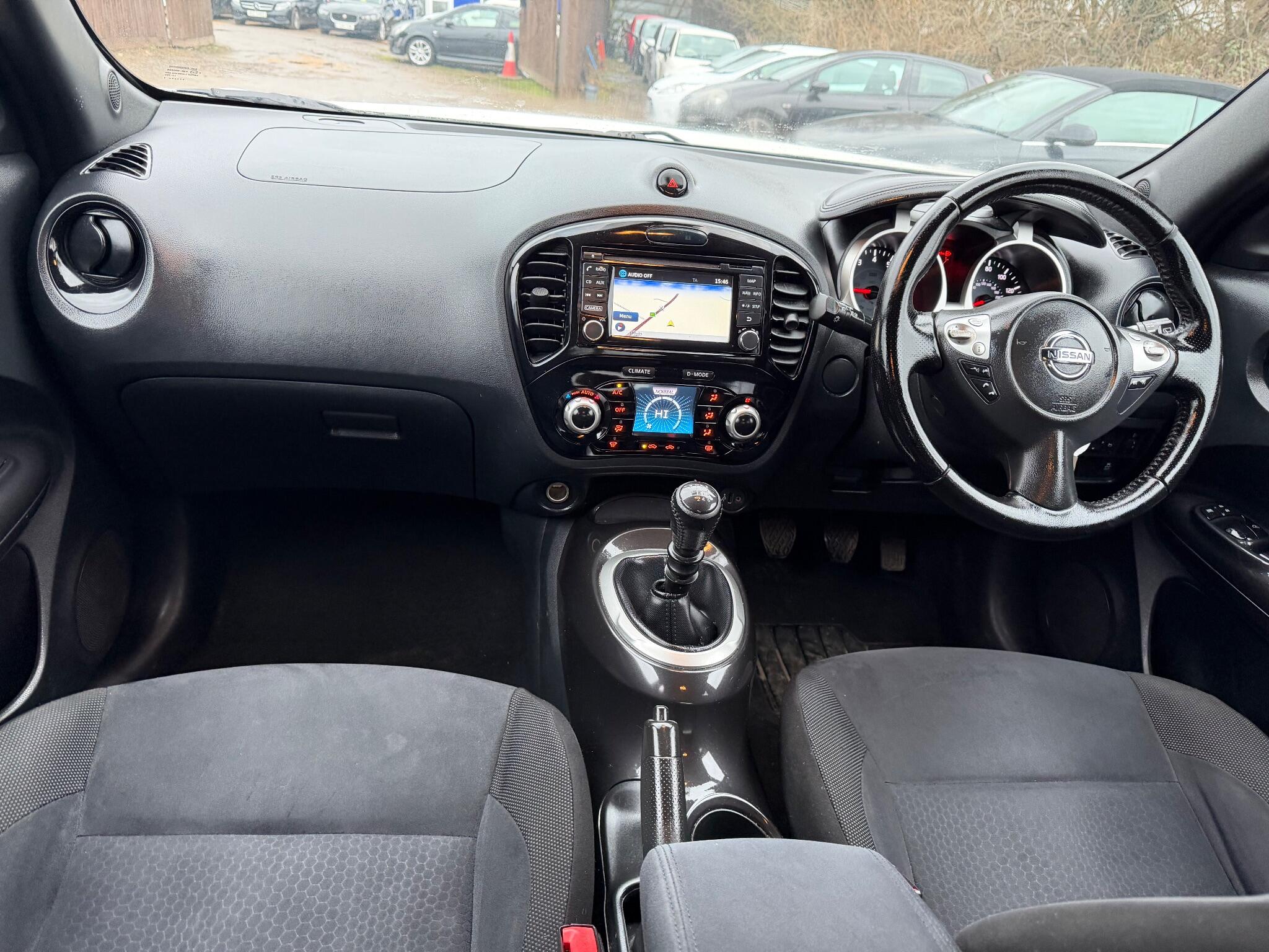 2015 Nissan Juke 1.2 DIG-T Acenta Premium Euro 6 (s/s) 5dr image 14