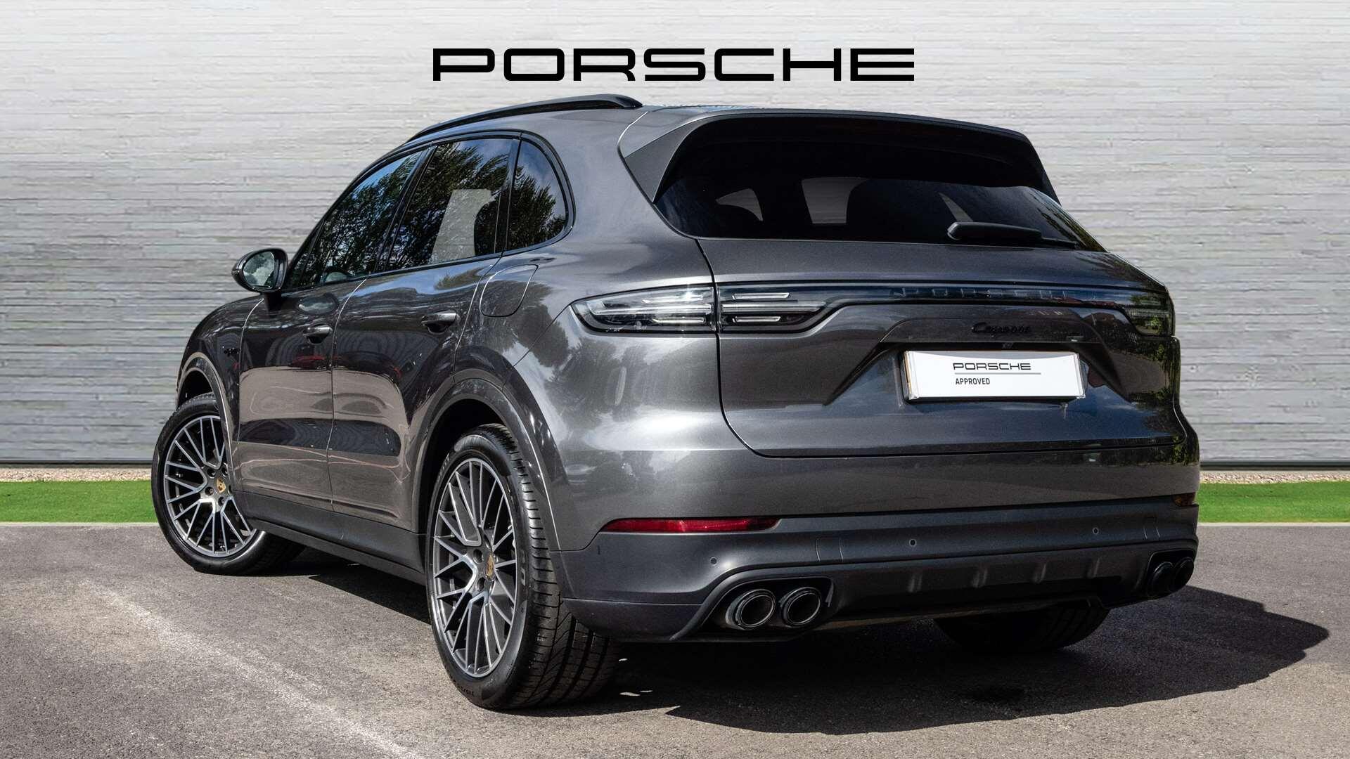 Porsche Cayenne view 4